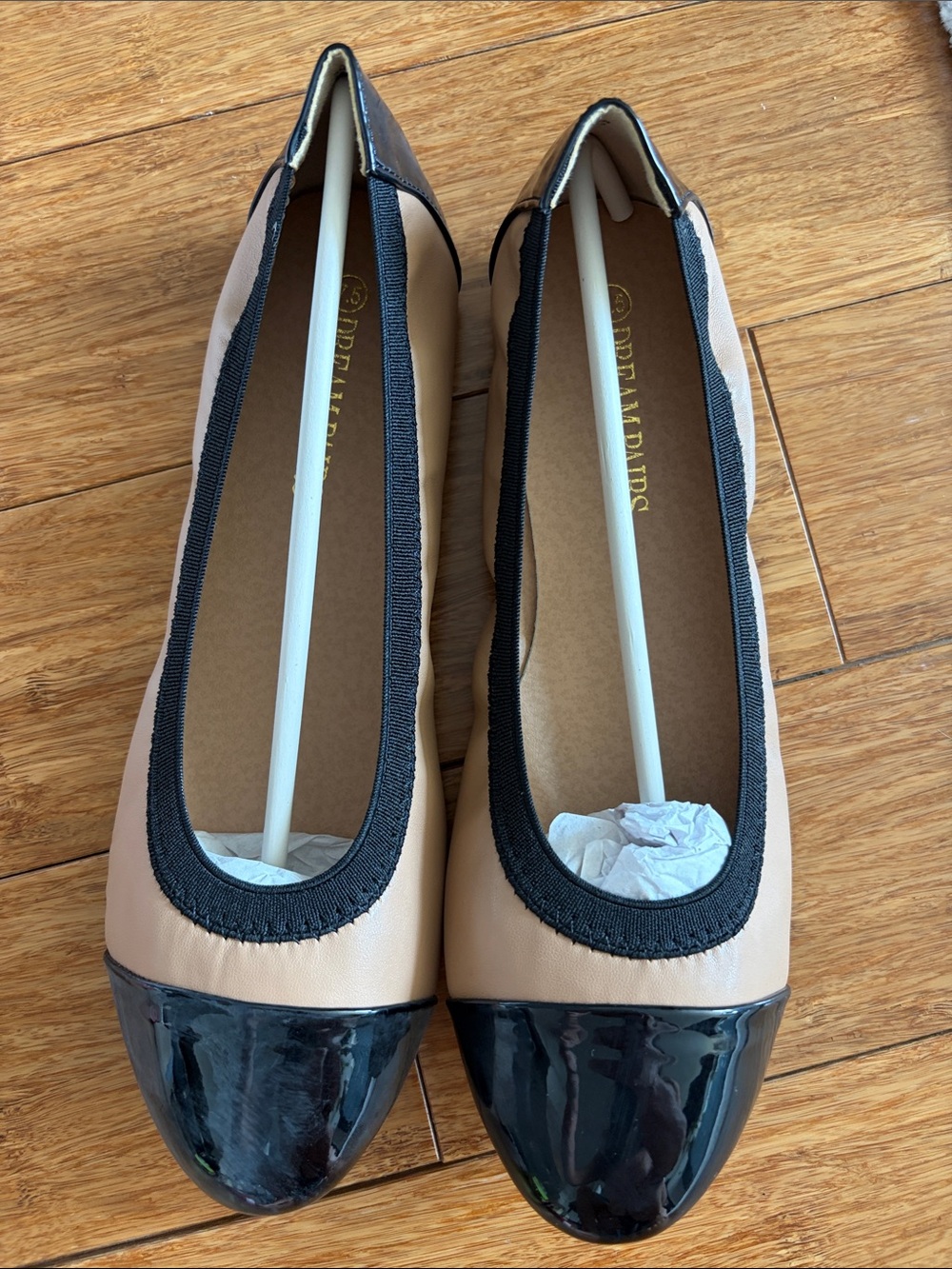 Dream Pairs Nude and Black Cap-Toe Ballet Flats size 7.5